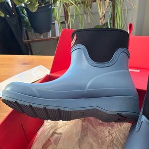 Hunter women Light Blue Short Rain Boots with Black Cuffs.
